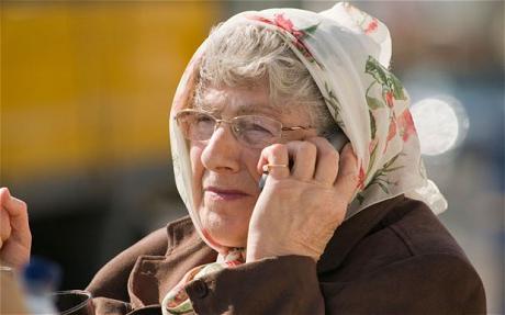 Што је боље изабрати телефон за старију особу?